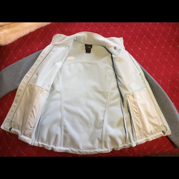 Women’s The North Face Jacket - Picture 3 of 5